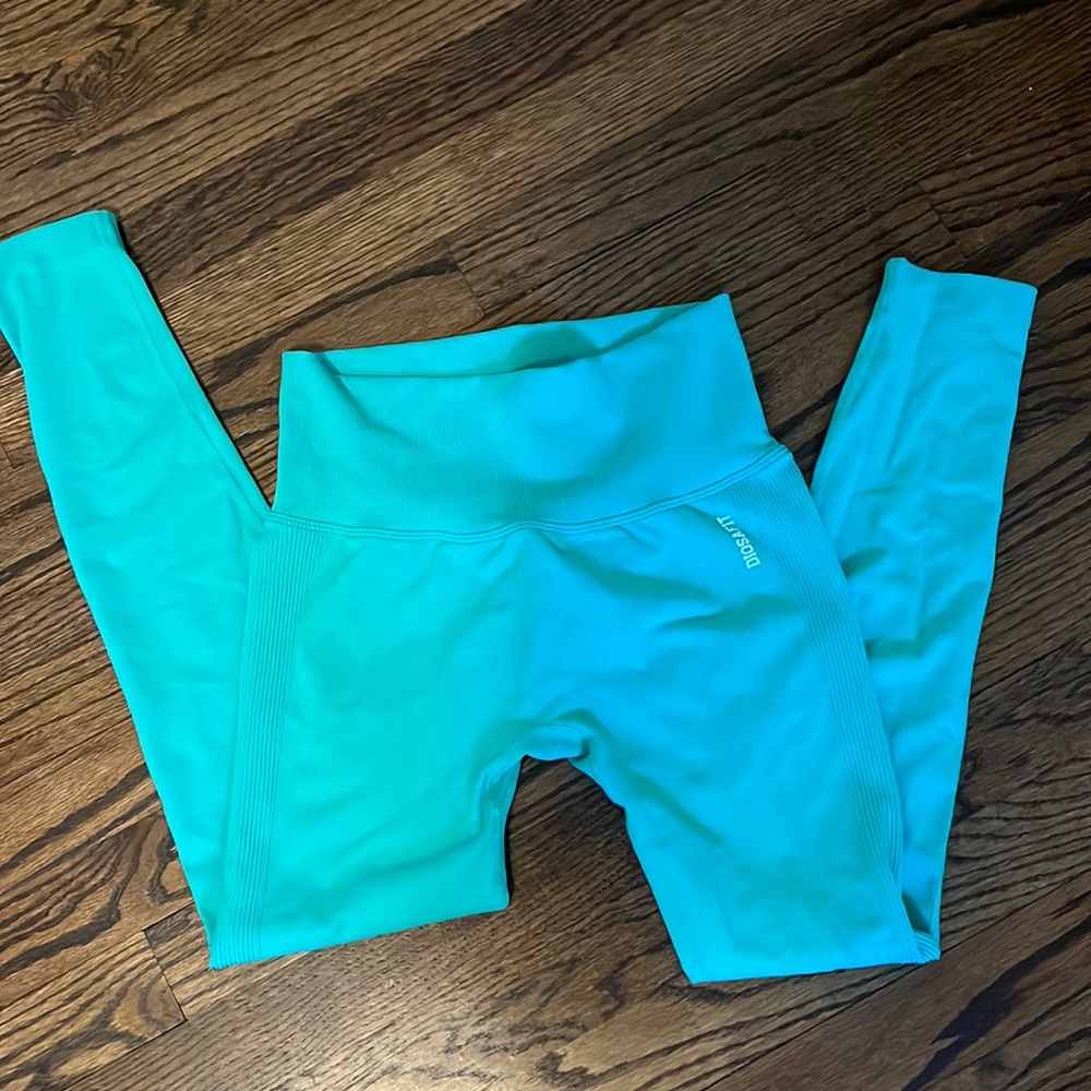 diosa fit lime scrunch butt leggings